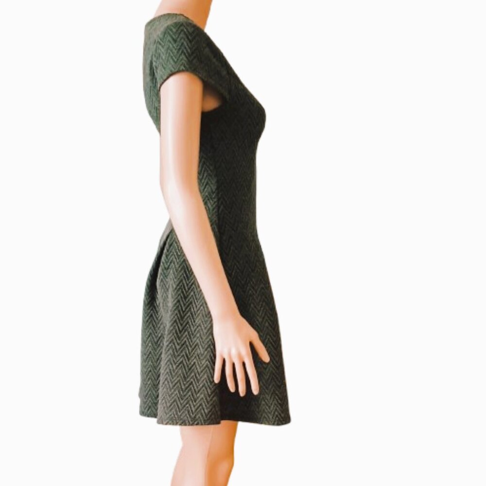 Women's Gray Pleated V Neck Dress Herringbone Design Cap Sleeves Fit & Flare